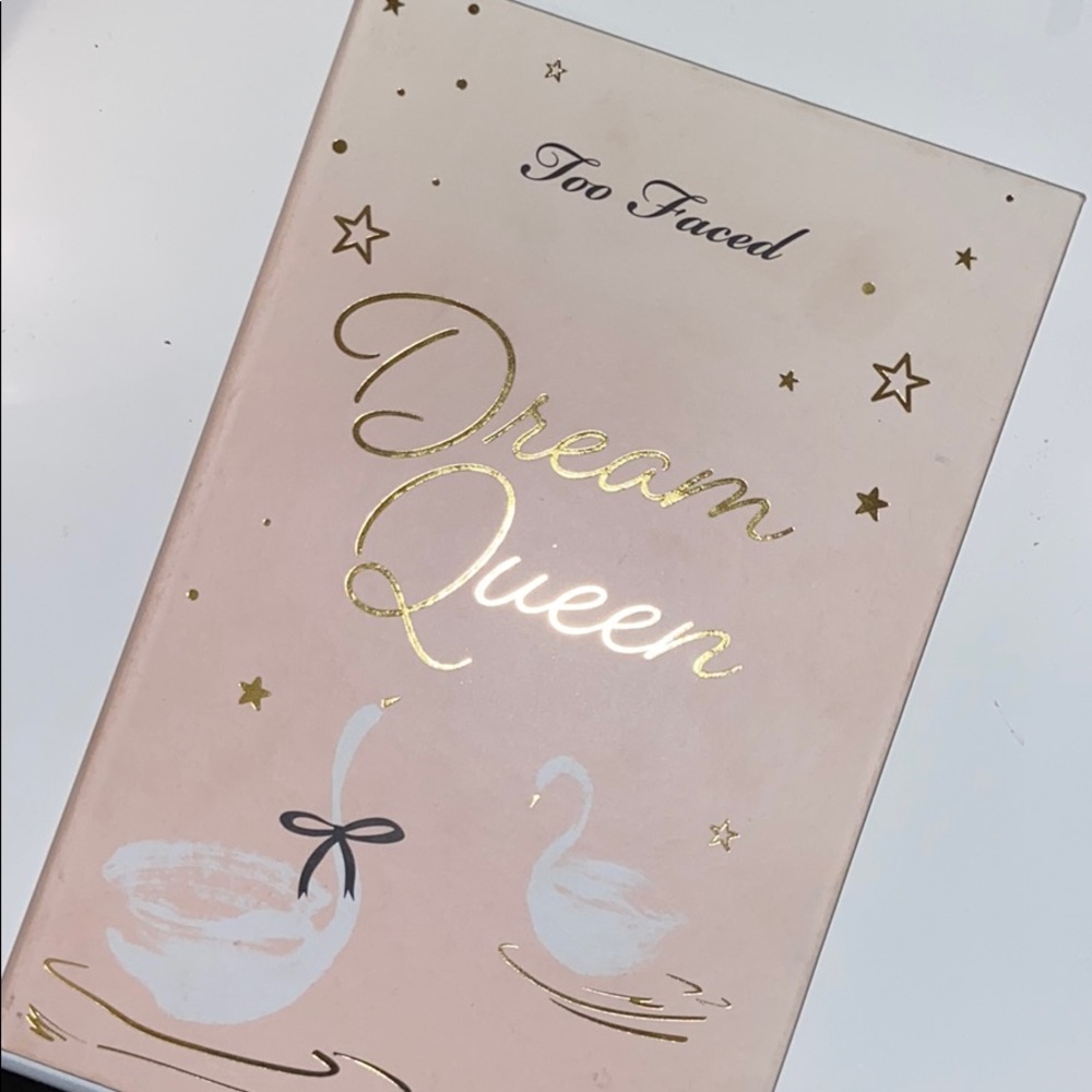 Too Faced Dream Queen Eyeshadow Palette